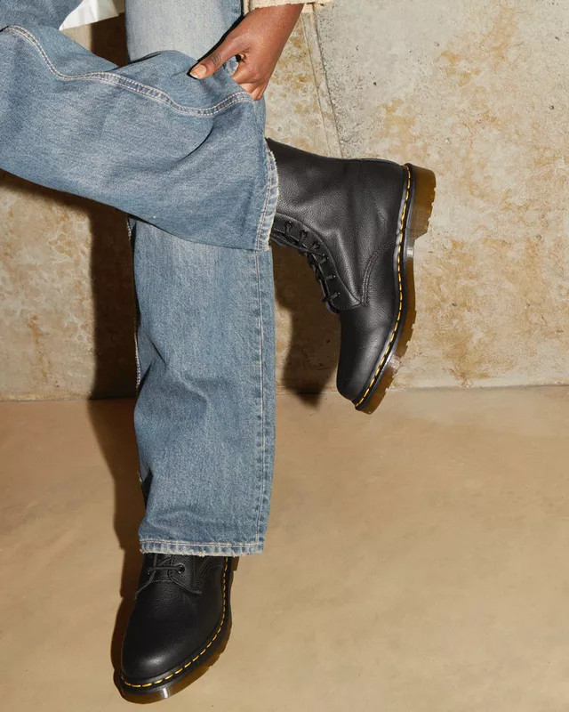 1460 Virginia Leather Boots